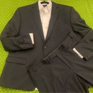MICHAEL STRAHAN Wool/Poly Pin Striped Suit